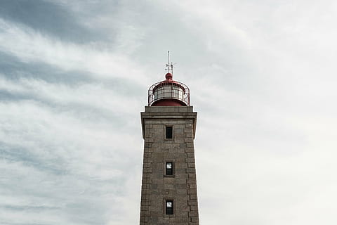 Basso, fotografia ad angolo, calcestruzzo, Torre, architettura, costruzione, infrastruttura, nuvole, cielo, punto di riferimento, faro, posto famoso, esterno dell'edificio, struttura costruita, Inquadratura dal basso, nuvola - cielo, nessuno, alto - alto, giorno, natura, destinazioni di viaggio, storia, guida, all'aperto, il passato, sezione alta, viaggio, guglia, 4K