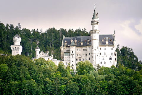 die Architektur, Palast, Turm, alt, Reise, Schloss, Kristin, Gebäude, historisch, Bayern, Sehenswürdigkeiten, Tourismus, Baum, Gebäudehülle, gebaute Struktur, Pflanze, Himmel, Natur, keine Leute, Religion, Wachstum, Anbetungsstätte, die Vergangenheit, Geschichte, grüne Farbe, Glauben, Reiseziele, Spiritualität, Tag, draußen, Abtei, 2K, CC0, gemeinfrei, lizenzfrei
