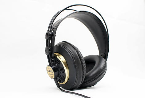 audio, electrónica, auriculares, música, sonar, cable, separar, solo objeto, tecnología, equipo, rueda, de color negro, deporte, Fondo blanco, neumático, de cerca, nadie, foto de estudio, haciendo ejercicio, transporte, industria, temas de fotografia, torneado, caucho, la seguridad, accesorio personal, 4K, CC0, dominio público, libre de derechos