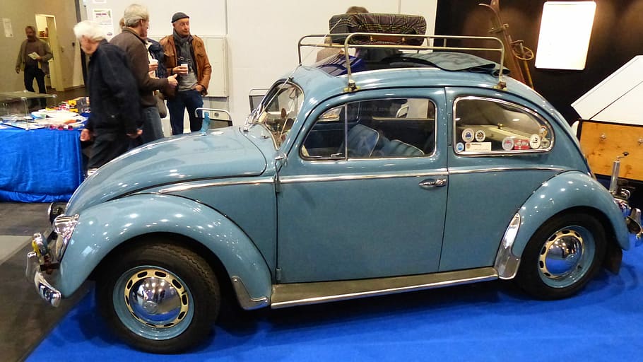 eerlijk, tentoonstelling, Old Timer, vw, vw kever, auto, historisch, oude auto's, klassiek, oldtimertentoonstelling, vervoer, wijze van transport, saamhorigheid, mensen, bedrijf, mannen, vrouw, volwassen, motorvoertuig, kleinhandel, retro gestileerd, paar - relatie, landvoertuig, boodschappen doen, staand, reizen, dag, consumentisme, 4K