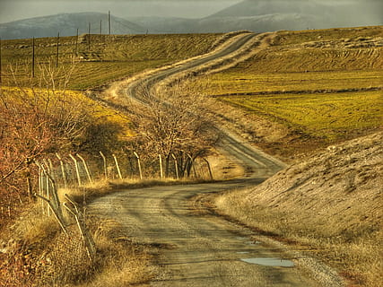 buit, carretera, herba, ankara, camps, granja, paisatge, muntanyes, turons, naturalesa, fora, país, camp, rural, bonic, tranquil, medi ambient, tranquil·litat, escena tranquil·la, terra, bellesa a la natura, cap gent, escenics - natura, dia, cel, transport, escena rural, planta, el camí a seguir, direcció, a l'aire lliure, agricultura, 5K, CC0, domini públic, lliure de regalies
