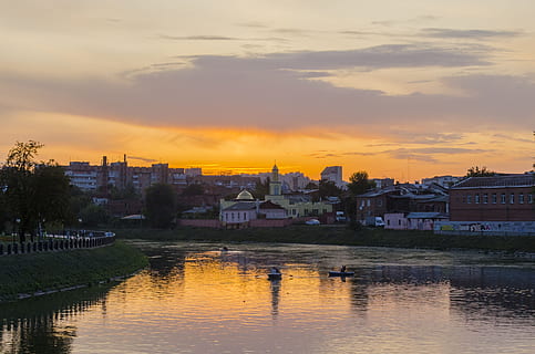 západ slunce, řeka, pláž, město, oranžový, lodí, nebe, krajina, Příroda, cestovat, umlčet, večer, odraz, mraky, slunce, gorodets, soumrak, architektura, exteriér budovy, stavba, voda, mrak - nebe, budova, nábřeží, rezidenční čtvrti, nikdo, oranžová barva, Dům, venku, panoráma města, města, 4K, CC0, veřejná doména, bez autorských práv