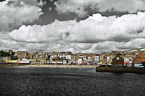 natur, himmel, fange, skyer, Sky, hav, vann, luft, bølger, element, elementer, vill, byhus, turisme, ferie, liv, hus, Strand, turister, mennesker, Scarborough, england, Nord, bakgrunn, sesonger, sommer, vår, bygget struktur, bygge eksteriør, by, bybildet, sky - himmel, arkitektur, bygning, land, transport, ingen folk, boligområde, reisemål, nautisk fartøy, dag, utendørs, 1080P, CC0, offentlig domene, opphavsrett gratis
