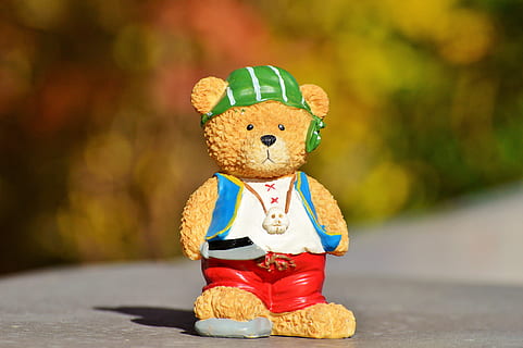 Bamse, figur, bære, bjørne, sød, pirat, Piratenbar, piratbjørn, dekorere dekoration, legetøj, sjov, nuttet, mad og drikke, mad, ingen mennesker, repræsentation, sødt mad, fokus på forgrunden, natur, tøjdyr, dag, menneskelig repræsentation, kreativitet, udendørs, tæt på, træ - materiale, overbærenhed, fest, multi farvet, fristelse, snack, 5K, CC0, offentligt domæne, royaltyfrie