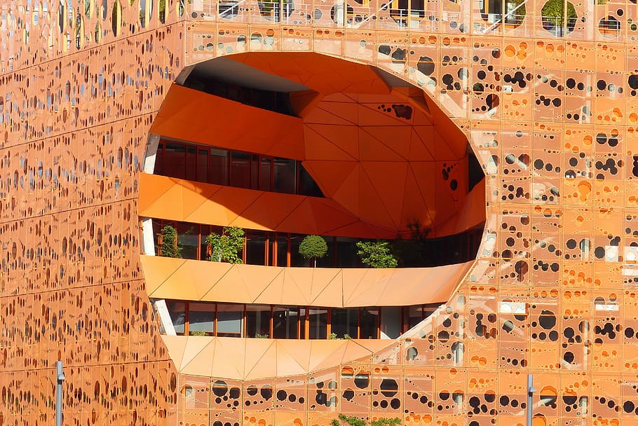 arquitectura, lyon, deconstrucció, confluència, cub de taronja, França, façana, paisatge urbà, estructura construïda, dia, exterior de l'edifici, funció de construcció de parets, globus, llum solar, cap gent, globus d'aire calent, a l'aire lliure, naturalesa, manera de transport, transport, color taronja, viatjar, marró, destinacions de viatge, ciutat, edifici, vehicle aeri, 4K