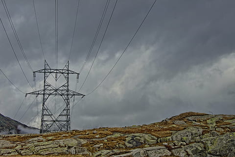 kalnai, kalnų kraštovaizdis, praeiti, gavo, Šveicarija, stiebai, akmenys, kalnas, elektros energijos, pobūdį, jėgos linija, bokštas, dangus, kabelis, elektros balionas, technologijos, maitinimo šaltinis, ryšį, debesis - dangus, kuro ir energijos gamyba, nėra žmonių, žemas kampo vaizdas, vaizdai - gamta, aplinką, lauke, grožis gamtoje, kraštovaizdį, 5K, CC0, Viešasis domenas, nemokamai