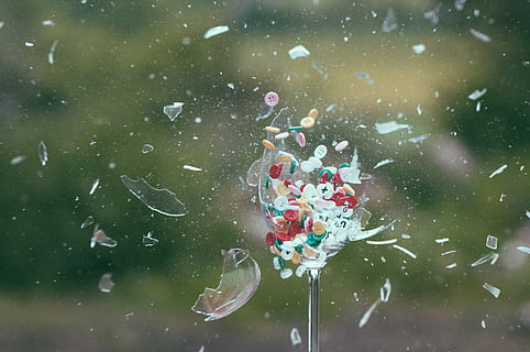 Foto, bruten, glas, explosion, knappar, exploderande, dynamisk, rörelse, skott, skärvor, fragment, rysningar, natur, snö, vatten, simning, glas - material, ryggradsdjur, djur i det vilda, djurteman, fisk, inget folk, djur-, djurliv, under vattnet, närbild, hav, ett djur, dag, transparent, utomhus, Havsliv, marin-, snöar, 4K, CC0, offentligt domän, royaltyfria