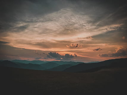 bakker landskab, solnedgang, landskabsfotografering, bjerg, gylden, time, gylden time, natur, himmel, sky - himmel, landskab, scenics, cloudscape, udendørs, skønhed i naturen, sollys, sol, skumring, sommer, blå, solopgang - daggry, ingen mennesker, rolig scene, bakke, daggry, bjergkæde, morgen, silhuet, scenics - natur, ro, miljø, idyllisk, ikke-urbane scene, dramatisk himmel, majestætisk, 2K, CC0, offentligt domæne, royaltyfrie