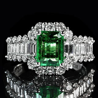 klar, Kristall, Grün, Edelstein, Smaragd, Schnitt, Ring, Luxus, Diamant, Schmuck, Studioaufnahme, Reflexion, schwarzer Hintergrund, Reichtum, drinnen, Nahansicht, Glas - Material, einzelnes Objekt, keine Leute, grüne Farbe, Wasser, Diamant - Edelstein, Muster, glühend, Lichtanlage, hell, aufwendig, Reinheit, 2K, CC0, gemeinfrei, lizenzfrei
