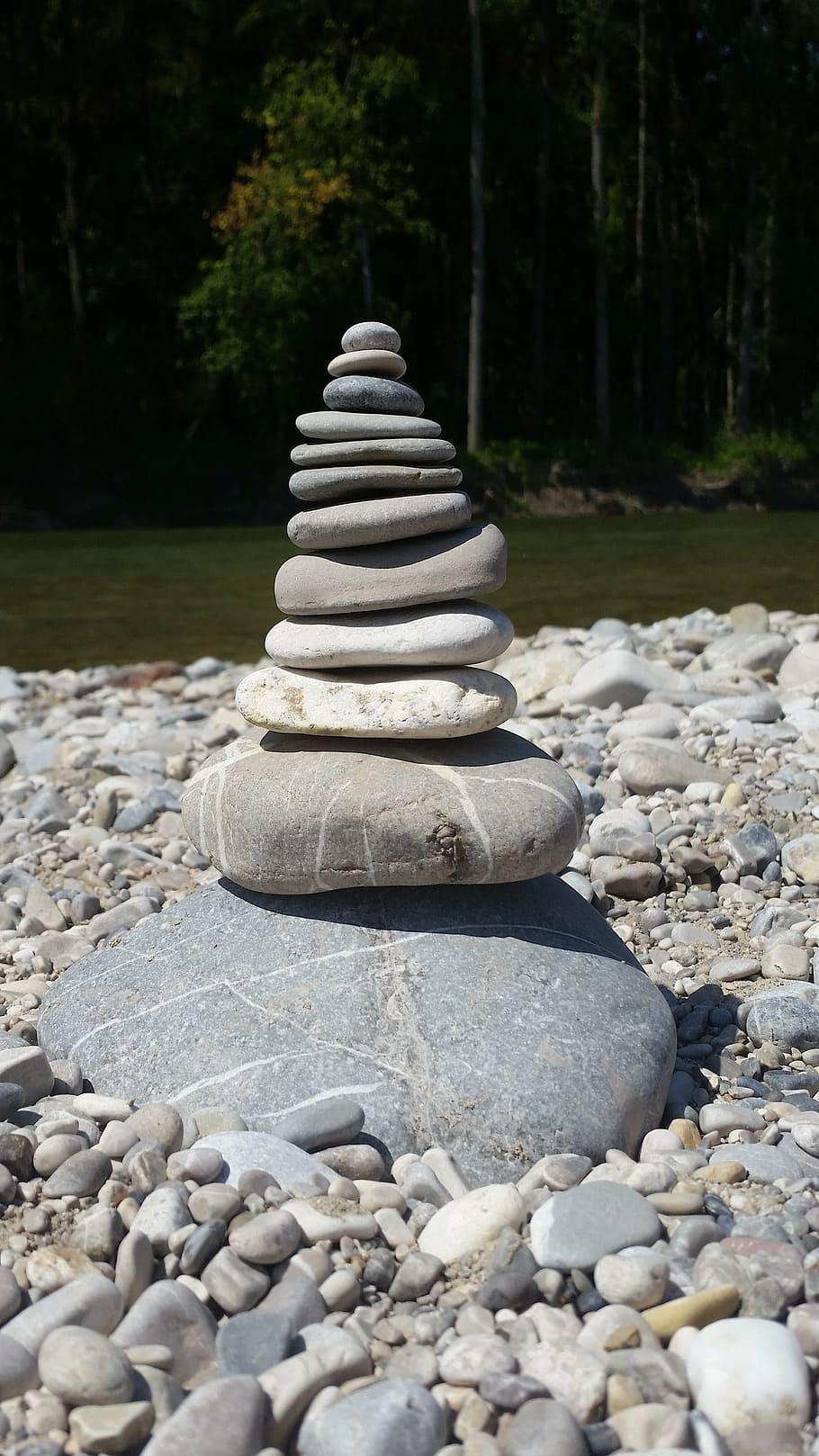 Zůstatek, isar, kameny, zásobník, kámen - objekt, oblázek, rock - objekt, Příroda, jako zen, venku, klidné scény, pevný, Skála, kámen, strom, přistát, den, rostlina, nikdo, klid, krása v přírodě, les, 5K