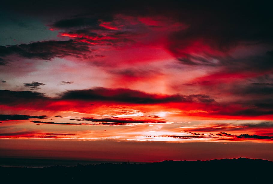 bayangan hitam, gunung, berawan, langit, keemasan, jam, merah, hitam, matahari terbenam, awan, gelap, dataran tinggi, alam, pemandangan, awan - langit, langit yang dramatis, keindahan di alam, tidak ada orang, malam, scenics - alam, adegan yang tenang, warna oranye, lingkungan Hidup, ketenangan, senja, di luar rumah, multi-warna, warna cerah, langit romantis, 5K