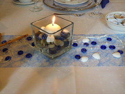 tavolo, decorazione, candela, conchiglia, decorazione della tavola, decoratori, luce, fiamma, in casa, ardente, nessuno, fuoco, vista dall'alto, fuoco - fenomeno naturale, luce del tè, illuminato, calore - temperatura, cibo, cibo e bevande, bicchiere, natura, natura morta, stanza domestica, contenitore, attrezzature domestiche, ambientazione, 4K, CC0, dominio pubblico, privo di copyright