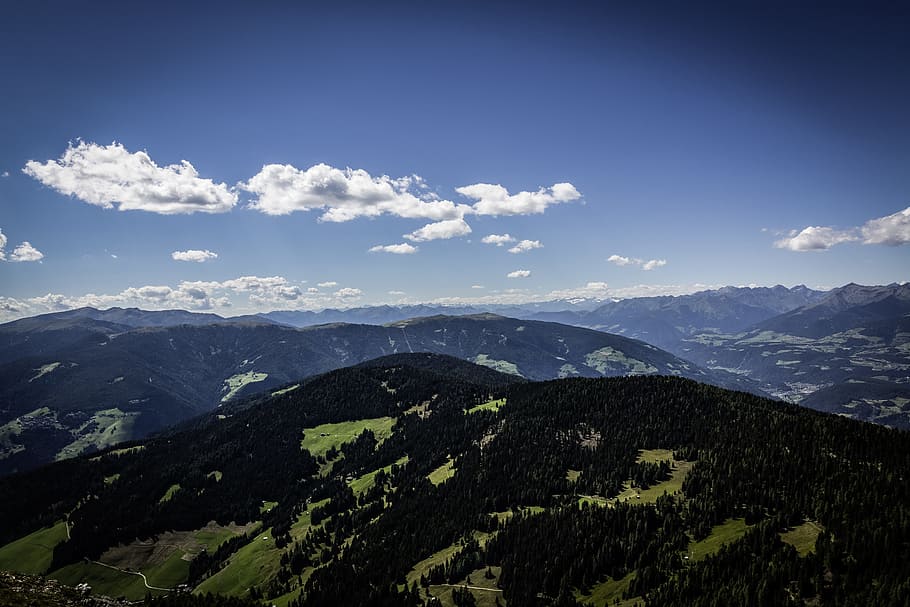 més, destinació, vista, punt de vista, muntanya, oci, altiplà, llocs d'interès, turisme, festa, senderisme, alpinisme, naturalesa, parc natural, bosc, camps, paisatge, rock, vista llunyana, previsió, muntanyes, arbres, Tirol del sud, alpí, dolomites, Itàlia, nord d'Itàlia, plan de corones, esquiar, àrea d'esquí, escenics - natura, cel, medi ambient, Serra, bellesa a la natura, núvol - cel, escena tranquil·la, tranquil·litat, terra, cap gent, arbre, idíl·lic, a l'aire lliure, escena no urbana, remot, blau, cim de muntanya, cresta de muntanya, 5K