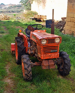 tractor, màquina, treball, vermell, vell, petit, granja, nou, transport, terra, manera de transport, camp, dia, vehicle terrestre, abandonat, naturalesa, planta, herba, maquinària agrícola, espatllat, obsoleta, equipament agrícola, aixafar, rovellat, cap gent, maquinària, a l'aire lliure, deteriorament, arruïnat, roda, 2K, CC0, domini públic, lliure de regalies