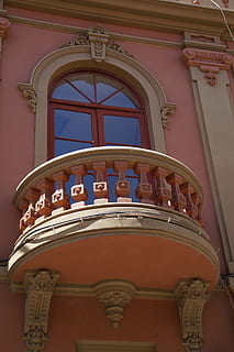 balkon, facade, vindue, bygning, hjemmefront, hus facade, smuk, arkitektur, hjem, bygning udvendig, bygget struktur, lav vinkel visning, ingen mennesker, fortiden, religion, dag, historie, bue, rejsemål, arkitektoniske kolonne, Kunst og håndværk, tro, sted for tilbedelse, spiritualitet, udsmykkede, 5K, CC0, offentligt domæne, royaltyfrie
