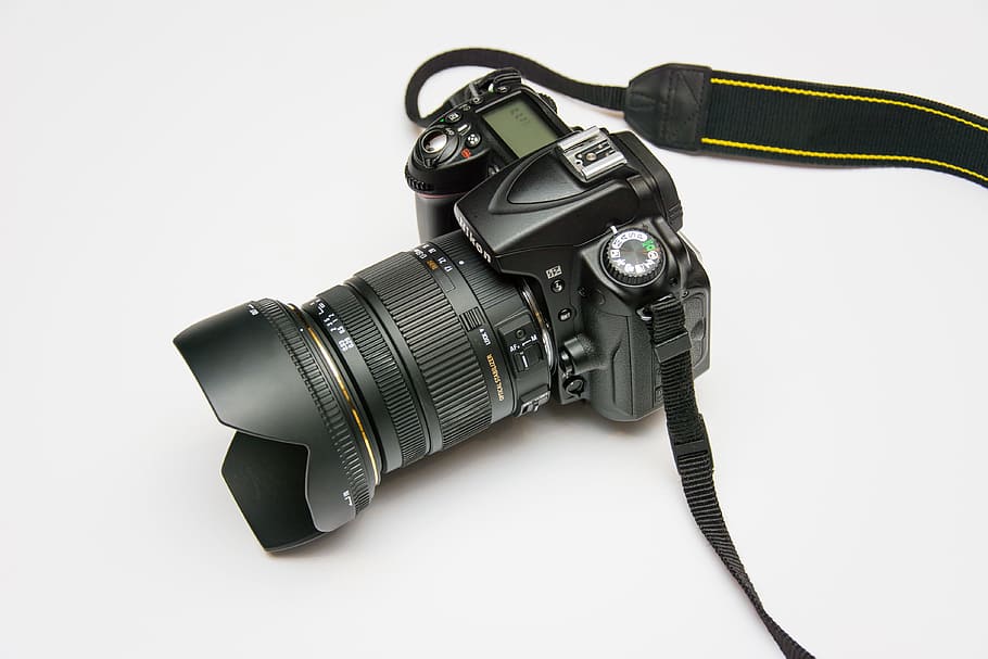 negre, càmera dslr, blanc, superfície, càmera, dslr, electrònica, lent, nikon, fotografia, imatges de drets d’autor, tecnologia, tallar, temes de fotografia, tir de l'estudi, fons blanc, càmera - equip fotogràfic, color negre, equipament, primer pla, cap gent, sol objecte, a l'interior, lent - instrument òptic, càmera digital, metall, comunicació, lent - ull, seguretat, càmera de vídeo domèstica, 4K