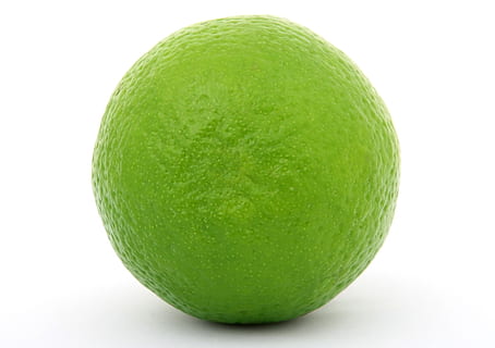 selectiv, focalizare fotografie, verde, lămâie verde, alb, suprafaţă, fundal, amar, mic dejun, luminos, c, catering, a închide, colorat, gastronomie, gătire, delicios, dietă, diete, fitness, alimente, proaspăt, fruct, bun, sănătate, sănătos, ingredient, izolat, lămâie, viaţă, macro, natural, nutrienți, nutriție, peste, pieliță, răcoritor, restaurant, salată, sezonier, mai mulți, acru, încă, vară, dulce, gustos, tropical, legume, vitamine, fundal alb, Culoarea verde, mâncat sănătos, studio shot, un singur obiect, elimina, mancare si bautura, bunăstare, prospeţime, natură moartă, nici o persoana, în interior, fruct citric, organic, natură, apă, 2K, CC0, domeniu public, fără drepturi de autor