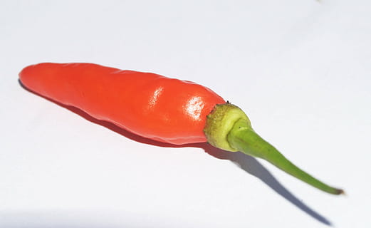 Chilli, pieprz, czerwony, gorąco, czerwony pieprz, papryka, Zielony, biały, Meksyk, przyprawa, kuchnia, organiczny, roślina, tło, świeży, świeżość, zbliżenie, Chile, odosobniony, dojrzały, dwa, meksykański, ostry, pepperoni, Cayenne, studio, stos, ognisty, dzwon, warzywo, makro, obiekt, zdrowy, witamina, kolor, Salsa, gotować, składnik, gotowanie, Pikantny, obraz, ciepło, Szczegół, jedzenie, kapsaicyna, palenie, jedzenie i picie, papryczka chili, dobre samopoczucie, studio strzał, zdrowe odżywianie, wewnątrz, pieprz - warzywo, łodyga rośliny, żadnych ludzi, pojedynczy obiekt, zielony kolor, białe tło, czerwona papryka chili, 2K, CC0, domena publiczna, darmowe zdjęcia