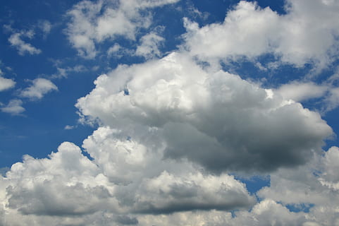nor, cer, cer albastru, nor alb, albastru, natură, vreme, nor - cer, zi, fundaluri, în aer liber, aer, vară, Cloudscape, acoperit de nori, alb, climat, pufos, cumulus nor, spaţiu, frumusețe în natură, atmosfera, scenice - natura, culoare alba, vânt, nici o persoana, mediu inconjurator, lumina soarelui, dramatic cer, liniște, meteorologie, moliciune, luminos, 5K, CC0, domeniu public, fără drepturi de autor