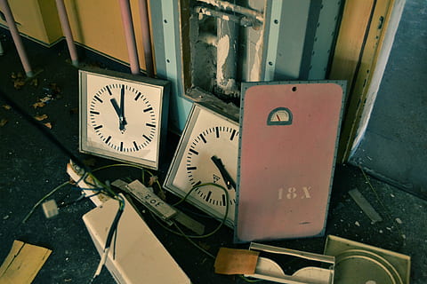 two, white, analog clocks, black, surface, junk, shop, recycle, wall, clock, cor, time, text, old-fashioned, no people, minute hand, clock face, day, close-up, outdoors, number, communication, high angle view, indoors, western script, container, instrument of time, architecture, technology, still life, obsolete, old, wall - building feature, 4K, CC0, public domain, royalty free