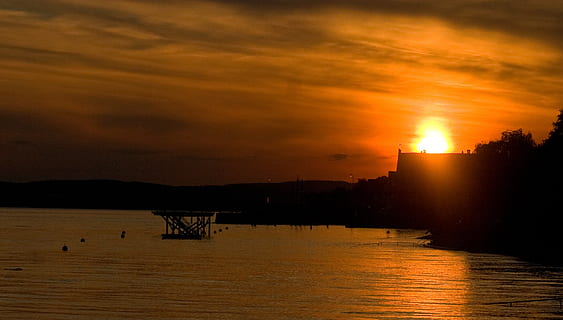 Sonnenuntergang, Abend, Sonne, warm, Abendhimmel, Wolke, See, Wasser, Himmel, wolke - himmel, die Architektur, Schönheit in der Natur, Natur, orange Farbe, Szenen - Natur, keine Leute, Silhouette, gebaute Struktur, Ruhe, ruhige Szene, Ufergegend, Reflexion, Gebäudehülle, Meer, draußen, 1080P, CC0, gemeinfrei, lizenzfrei