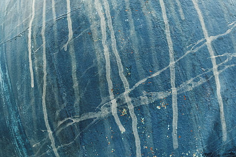 Nahansicht, Foto, Blau, Wandfarbe, Muster, Metall, Weiß, abstrakt, Rost, Vollbild, Hintergründe, keine Leute, texturiert, Tag, High Angle View, draußen, Natur, zerkratzt, Textil-, Winter, Farbe, Blatt, Sonnenlicht, die Architektur, Rau, 5K, CC0, gemeinfrei, lizenzfrei