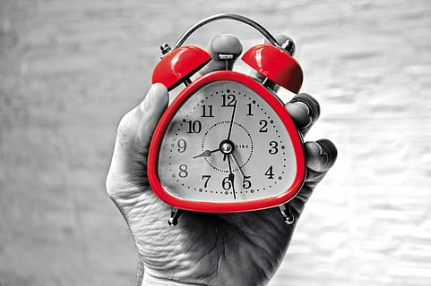 selective, color, red, alarm clock, Time, Destination, Hour, Clock, whatch, man, minutes, afternoon, heart, exploxion, number, winter, human hand, hand, minute hand, close-up, focus on foreground, clock face, deadline, human body part, holding, clock hand, one person, day, accuracy, communication, instrument of time, hour hand, checking the time, 5K, CC0, public domain, royalty free