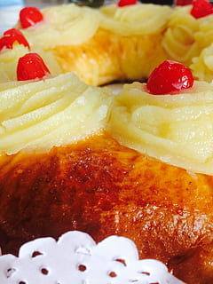 filo, Domenica di Pasqua, Pasqua, filo pasqua, mona di pasqua, pane, forno, cibo, cibo dolce, cibo e bevande, fragola, dolce, frutta, torta, indulgenza, freschezza, avvicinamento, tentazione, natura morta, pronto a mangiare, in casa, al forno, nessuno, mangiare malsano, frutti di bosco, fotogramma intero, contorno, vasellame, 2K, CC0, dominio pubblico, privo di copyright