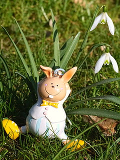 Pascua de Resurrección, decoración de pascua, conejito, conejo de Pascua, liebre, primavera, figura, decoración, Felices Pascuas, decoraciones de pascua, deco-hase, deco, color, figuras, dekohase, emoción, sensación, felicidad, estado animico, satisfecho, gracioso, hierba, vistoso, campanilla de febrero, prado, sol, alegre, saludo de pascua, tarjeta de felicitación, niño liebre, decorativo, representación, planta, representación humana, huevo, naturaleza, nadie, huevo de Pascua, Arte y artesanía, de cerca, campo, figurilla, día, crecimiento, color verde, vacaciones, tierra, 4K, CC0, dominio público, libre de derechos