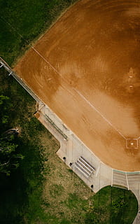 Antenne, Aussicht, Weiß, braun, Beton, Gebäude, Baseballfeld, Pflanze, Gras, keine Leute, High Angle View, Tag, Natur, Straße, Transport, die Architektur, Baum, draußen, Sport, Transportmittel, Abwesenheit, Land, Bewegung, Kurve, Reise, Luftaufnahme, grüne Farbe, 2K, CC0, gemeinfrei, lizenzfrei
