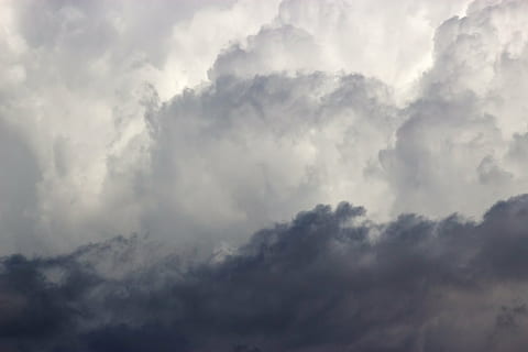 núvols, cel, tempesta, núvols de cel, naturalesa, temps, ennuvolat, cloudscape, núvol - cel, bellesa a la natura, escenics - natura, fons, cap gent, cel dramàtic, medi ambient, núvol, cel malhumorat, núvol de tempesta, vent, atmosfera, a l'aire lliure, tranquil·litat, fosc, pluja, ominós, meteorologia, suavitat, clima, 5K, CC0, domini públic, lliure de regalies