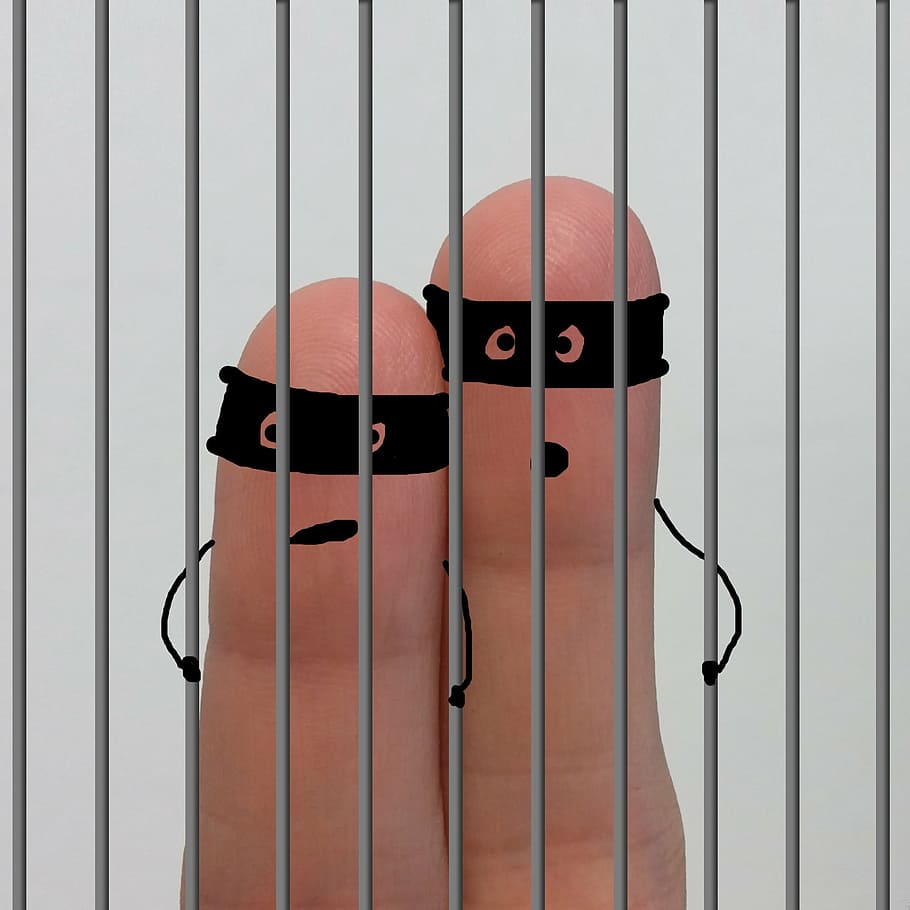 lladres, robatori, swag, diners, botí, vol, crim, criminals, lladre, lladres de parell, dibuix, emoticones, els dits, dit, parella, por, presó, cel·la, bars, cap gent, dia, a l'interior, arma, primer pla, representació, ombra, seguretat, cara, natura morta, protecció, penjant, material de fusta, cara antropomòrfica, funció de construcció de parets, metall, representació humana, Color blanc, forma, paper, comunicació, 1080P