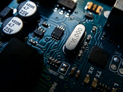 foto di messa a fuoco, grigio, nero, scheda di circuito, Senza titolo, elettronica, computer, miniatura, processore, tecnologia, industria elettronica, connessione, attrezzatura informatica, comunicazione, industria, avvicinamento, controllo, nessuno, chip del computer, blu, sfondi, complessità, parte del computer, primo piano estremo, in casa, tecnologia wireless, fotogramma intero, componente elettrico, tastiera, negozio di elettronica, 4K, CC0, dominio pubblico, privo di copyright