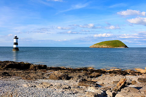 penmon, plajă, punct, far, punct de penalizare, Anglesey, nordul Walesului, Regatul Unit, mare, coastă, litoral, insulă, mal, apă, malul marii, de coastă, insula puffin, cer, scenice - natura, îndrumare, stâncă, teren, orizontul peste apă, orizont, nor - cer, liniște, o scenă liniștită, turn, frumusețe în natură, obiect de rocă, solid, natură, nici o persoana, în aer liber, 1080P, CC0, domeniu public, fără drepturi de autor