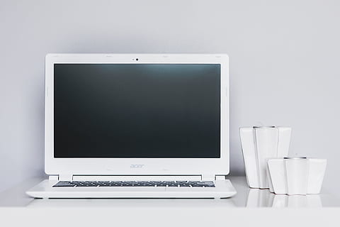 bianca, acer laptop, trasformato, scrivania, lavoro, spazio di lavoro, minimo, minimalista, chiaro, fresco, schermo, acer, Chromebook, chromebook 13, tecnologia, computer, connessione, tecnologia wireless, il computer portatile, comunicazione, in casa, attrezzatura informatica, girato in studio, schermo del computer, nessuno, tavolo, copia spazio, sfondo bianco, Colore bianco, attività commerciale, attrezzatura, tastiera del computer, vista frontale, semplicità, tastiera, schermo piatto, vuoto, 1080P, CC0, dominio pubblico, privo di copyright