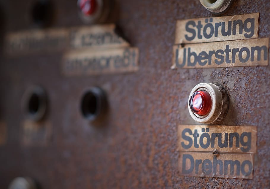 error, vell, indústria, corrent, energia, parell motor, treballar, völklingen, defecte, text, guió occidental, comunicació, primer pla, cap gent, vermell, seguretat, control, tecnologia, polsador, nombre, signe, metall, a l'interior, protecció, marc complet, enfocament selectiu, lletra majúscula, fons, Font d'alimentació, 5K