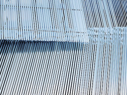 grå, metallstang mye, mønster, abstrakt, stål, bakgrunn, stripete, arkitektur, metall, anleggsbransjen, strukturert, materiale, jern - metall, metallisk, industri, aluminium, full ramme, ingen folk, nærbilde, sølvfarget, dag, gjentakelse, bølgepapp, bygget struktur, stor gruppe gjenstander, utendørs, høy vinkel visning, jern, tekstil, bølge, 4K, CC0, offentlig domene, opphavsrett gratis
