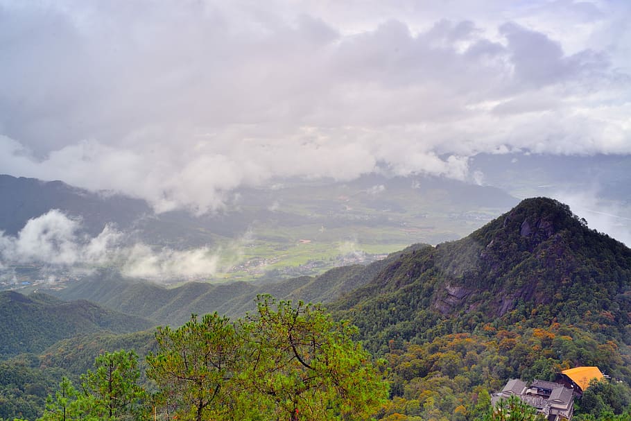 Berge, dunkle Wolken, Nebel, Wolke, China, Tourismus, Berg, Natur, szenen, Landschaft, draußen, wolke - himmel, Himmel, Baum, Hügel, Wald, Vulkan, Tag, Szenen - Natur, Schönheit in der Natur, Pflanze, Umgebung, Ruhe, ruhige Szene, Nicht-städtische Szene, Land, keine Leute, Gebirge, High Angle View, Gipfel, 5K