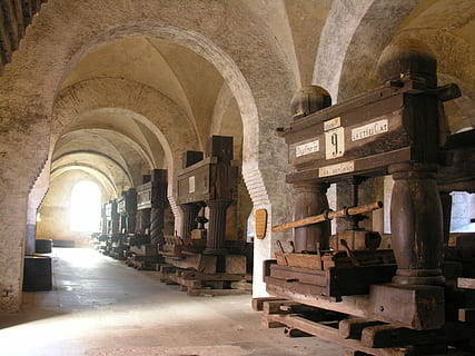vienuolynas, eberbachas, vyno spauda, skliautas, senas, viduramžių, procesą, metodas, architektūra, patalpose, architektūra ir pastatai, arka, pastatyta struktūra, istorija, senovės, nėra žmonių, tunelis, architektūrinis stulpelis, kelionės vietos, akmens medžiaga, pastatas, praeitis, garbinimo vieta, dieną, religija, tikėjimas, pasažas, dvasingumas, koridorius, saulės šviesa, abatija, viršutinė riba, 2K, CC0, Viešasis domenas, nemokamai