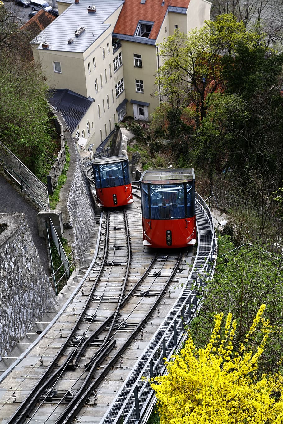 schlossberg, graz, tren, estiria, Austràlia, ciutat, veure, observador, barri antic, veure clar, gleise, ferrocarril del turó del castell, semblant, transport per ferrocarril, transport, pista, transport públic, vies del ferrocarril, arquitectura, manera de transport, estructura construïda, exterior de l'edifici, tren - vehicle, arbre, telefèric, planta, dia, vehicle terrestre, naturalesa, a l'aire lliure, vista d’angle alt, cap gent, 4K
