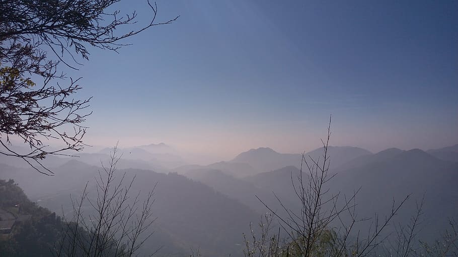 Chiayi, gap top, skyer, bjerg, solopgang, morgen, tåge, landskab, himmel, scenics - natur, træ, skønhed i naturen, bjergkæde, ro, plante, natur, rolig scene, miljø, ingen mennesker, udendørs, rejse, idyllisk, jord, silhuet, nåletræ, bjergtop, 5K