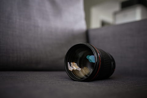 schwarz, DSLR-Kameraobjektiv, schwarzes dslr objektiv, dslr, Linse, Kamera - Fotoausrüstung, Objektiv - optisches Instrument, Fotografie-Themen, Nahansicht, schwarze Farbe, Fokus - Konzept, einzelnes Objekt, keine Leute, Ausrüstung, drinnen, Tag, Kugel, selektiver Fokus, grau, gestalten, die Architektur, Murmeln, Kreis, Reflexion, Glas - Material, Geometrische Figur, Fokus auf den Vordergrund, halten, Design, 5K, CC0, gemeinfrei, lizenzfrei