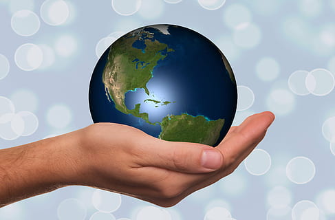 Planeta Pământ, mână, a pastra, glob, Pământ, continente, Statele Unite ale Americii, America, America de Sud, minge, prezent, spectacol, prezentare, bokeh, oferi, umană, glob - obiect de om, sferă, partea corpului uman, deținere, spaţiu, planeta - spațiu, natură, afacere globala, mediu inconjurator, îngrijire, o persoana, Hartă, tehnologie, comunicare, Afaceri, probleme de mediu, responsabilitate, comunicații globale, în aer liber, lume la îndemână, mâinile cuplate, compozit digital, finanțe globale, 4K, CC0, domeniu public, fără drepturi de autor