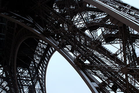 eiffel, tower, paris, Torre Eiffel, eiffel, torre, França, referència, europa, arquitectura, francès, turisme, viatjar, ciutat, famós, monument, Europeu, edifici, atracció, turista, romàntic, capital, símbol, construcció, metall, acer, estructura, arc, estructura construïda, pont - estructura feta per l'home, destinacions de viatge, vista d’angle baix, cel, història, el passat, dia, cap gent, naturalesa, pont, alta - alta, ferro, a l'aire lliure, viga, 5K, CC0, domini públic, lliure de regalies
