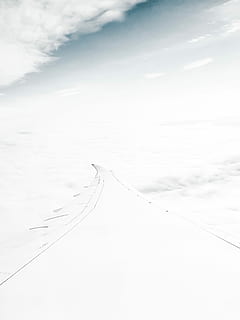 vej mellem skyer, flyvemaskine fløj, cumulus skyer, flyvende, fly, højde, udsigt, himmel, sky - himmel, vinter, transportmidler, natur, scenics - natur, kold temperatur, sne, ingen mennesker, rolig scene, ro, hvid farve, dag, skønhed i naturen, vejen frem, miljø, udendørs, rejse, landskab, 4K, CC0, offentligt domæne, royaltyfrie