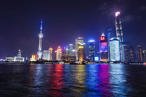 llevar a la fuerza, fotografía de paisaje urbano, oriental, torre de perlas, China, rascacielos, edificio, reflexión, Luz de la ciudad, luz de color, arquitectura, exterior del edificio, estructura construida, ciudad, noche, edificio de oficinas exterior, horizonte urbano, paisaje, iluminado, agua, cielo, paisaje urbano, destinos de viaje, torre, viaje, moderno, distrito centro, Distrito residencial, altura maxima, Distrito financiero, nadie, al aire libre, 5K, CC0, dominio público, libre de derechos