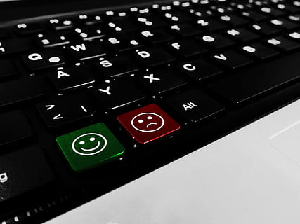 chaves, teclado, tecnologia, computador, teclado, tecnologia, computador portátil, caderno, risonho, comunicação, sair, esperar ansiosamente, alegria, triste, social, hardware, teclado de computador, chave de computador, pc, Internet, fechar-se, o negócio, ninguém, equipamento, música, Indústria de eletrônicos, dentro de casa, número, equipamentos de informática, texto, tecnologia sem fio, ao controle, peça de computador, cor preta, conexão, finança, roteiro ocidental, botão de apertar, 4K, CC0, domínio público, royalty free