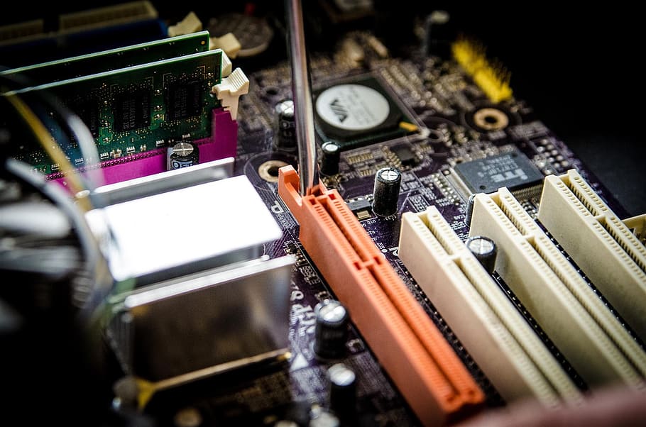 sort, Brun, bundkort, service, computere, reparation, elektronik, computer, computerudstyr, det, komponenter, teknologi, udstyr, selektiv fokusering, elektronikindustrien, tæt på, industri, kredsløbsplade, indendørs, computerchip, forbindelse, ingen mennesker, computer del, cpu, elektrisk komponent, variation, meddelelse, elektrisk udstyr, 1080P