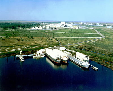 aereo, spazio, montaggio, acqua, mezzi di trasporto, nave nautica, natura, scenics - natura, cielo, mare, giorno, vista dall'alto, architettura, nessuno, modo di trasporto, struttura costruita, esterno dell'edificio, terra, costruzione, all'aperto, orizzonte, ambiente, yacht, 2K, CC0, dominio pubblico, privo di copyright