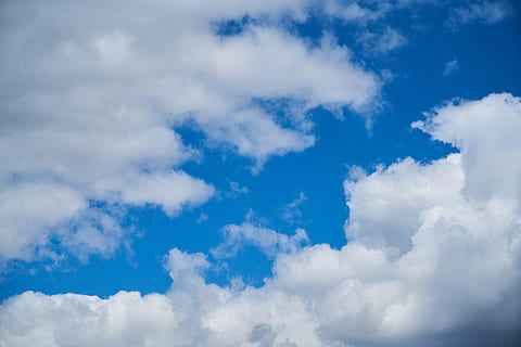 Wolke, Blau, Sommer-, Wolken, Weiß, Landschaft, Natur, weiße Wolken, Himmel, Solar-, Sonnenuntergang, Hintergrund, Zusammensetzung, Platz, unglaublich, wunderschönen, Umwelt, Atmosphäre, Textur, Frieden, Tag, Luft, Muster, abstrakt, Licht, hoch, draussen, Es liegt in der Luft, Tapete, Detail, Jahreszeit, Frühling, großartig, wolke - himmel, Wolkengebilde, Schönheit in der Natur, Umgebung, bedeckt, Hintergründe, Szenen - Natur, weiße Farbe, Wind, flauschige, Dramatischer Himmel, Ruhe, keine Leute, idyllisch, Meteorologie, draußen, sauber, Klima, Freiheit, hell, 8K, CC0, gemeinfrei, lizenzfrei